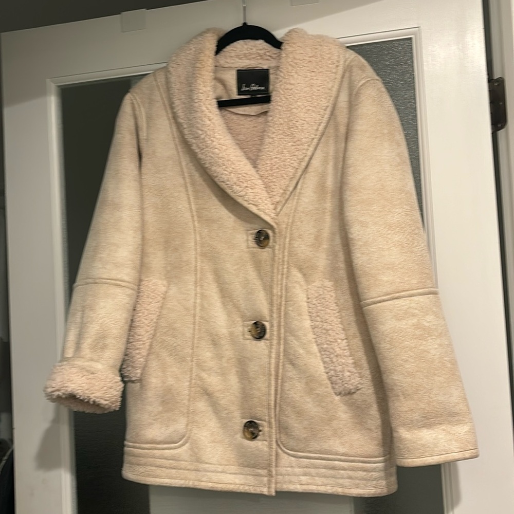 Sam Edelman coat XS 

Sorry no bundling, will cancel.